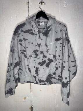 Nike Women's Sportswear Essential Tie-Dye Cropped Hoodie DM6716-010